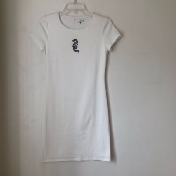 Princess Polly White Dragon Ribbon Scoop Neck Tee Dress Size 4 - Picture 3 of 5